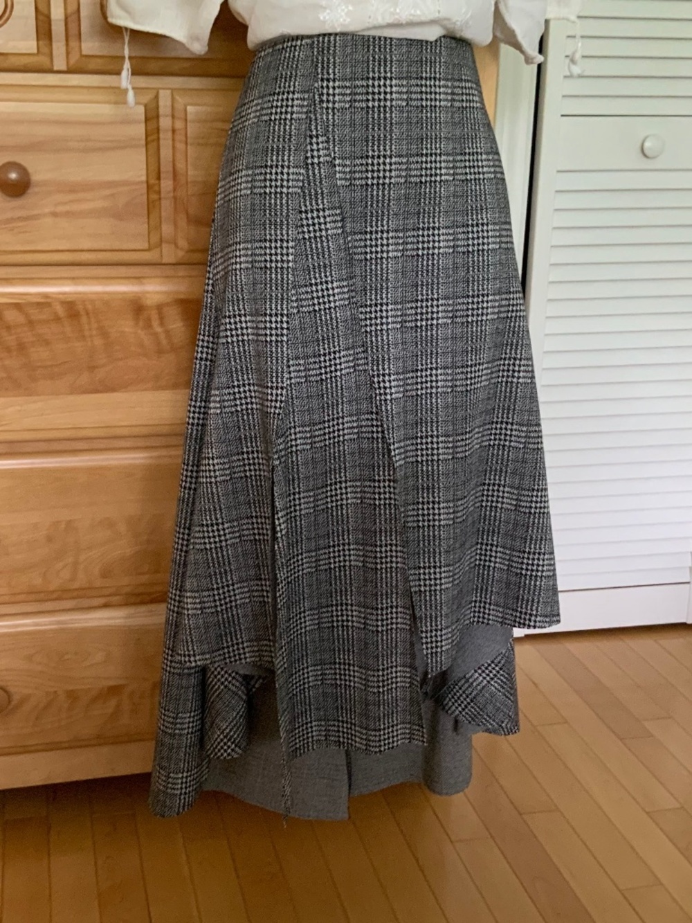 Made in Italy, women’s skirt, stretchy fabric, size medium